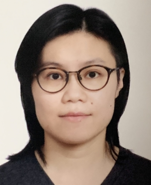 <font size="3">Dr. Sit Ho Yi, Holly </font size="3">